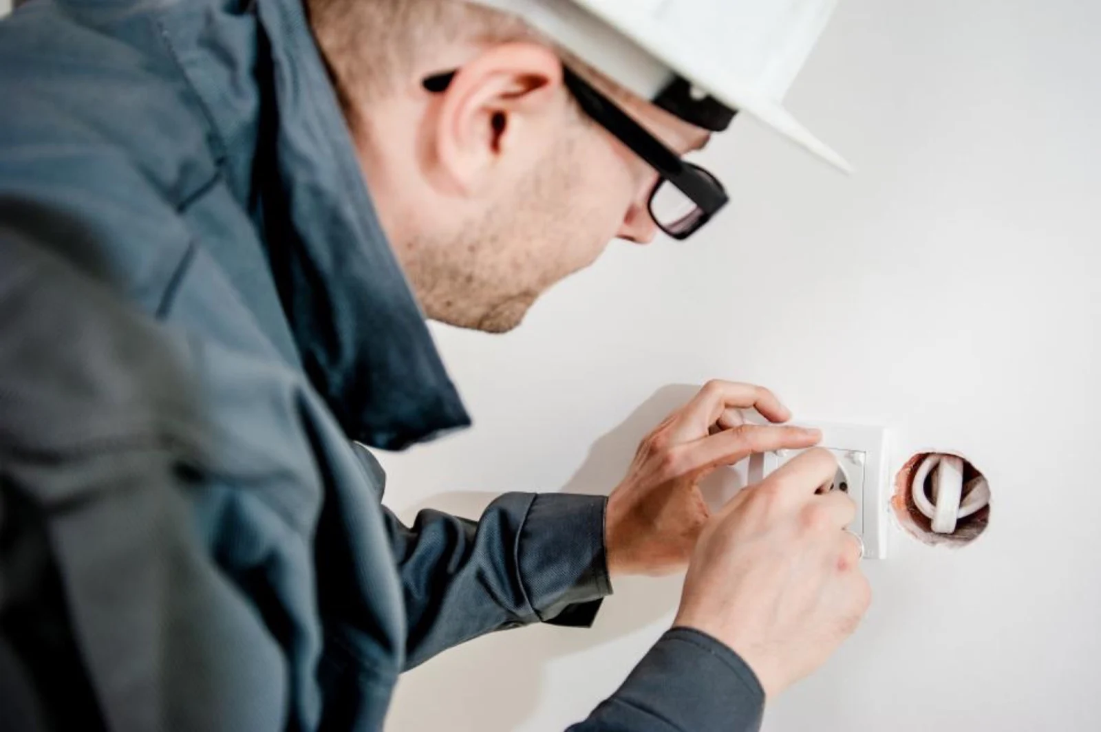 Illustrative electrical repair service